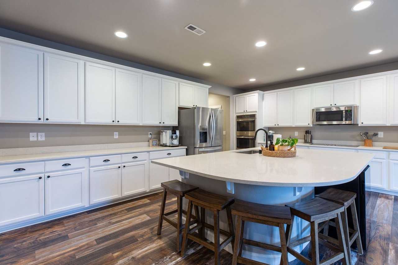 10182 33rd Pl Ne - Photo 3 of 39