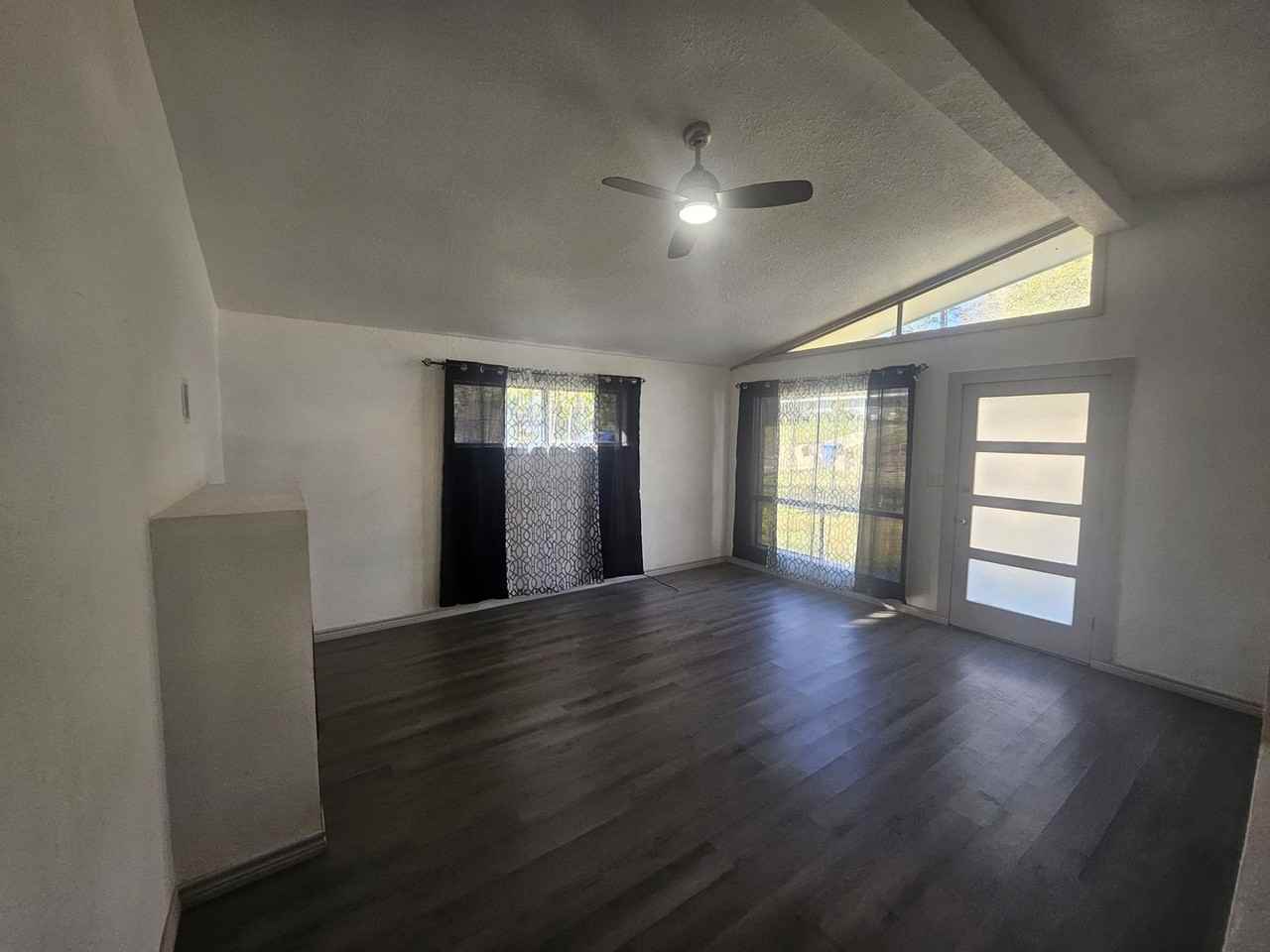 809 Kings Rd - Photo 3 of 20