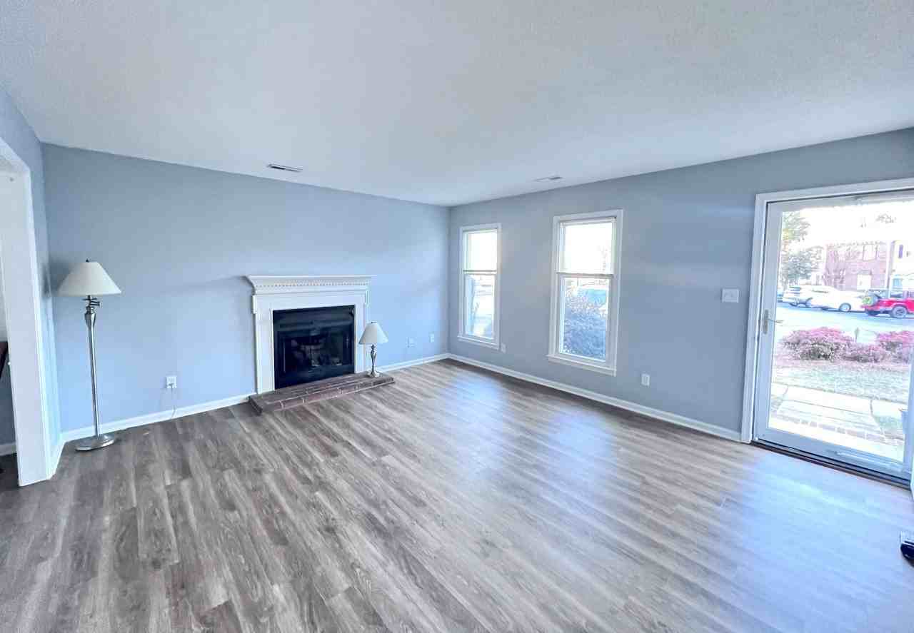 319 Oak Arbor Ln - Photo 2 of 17