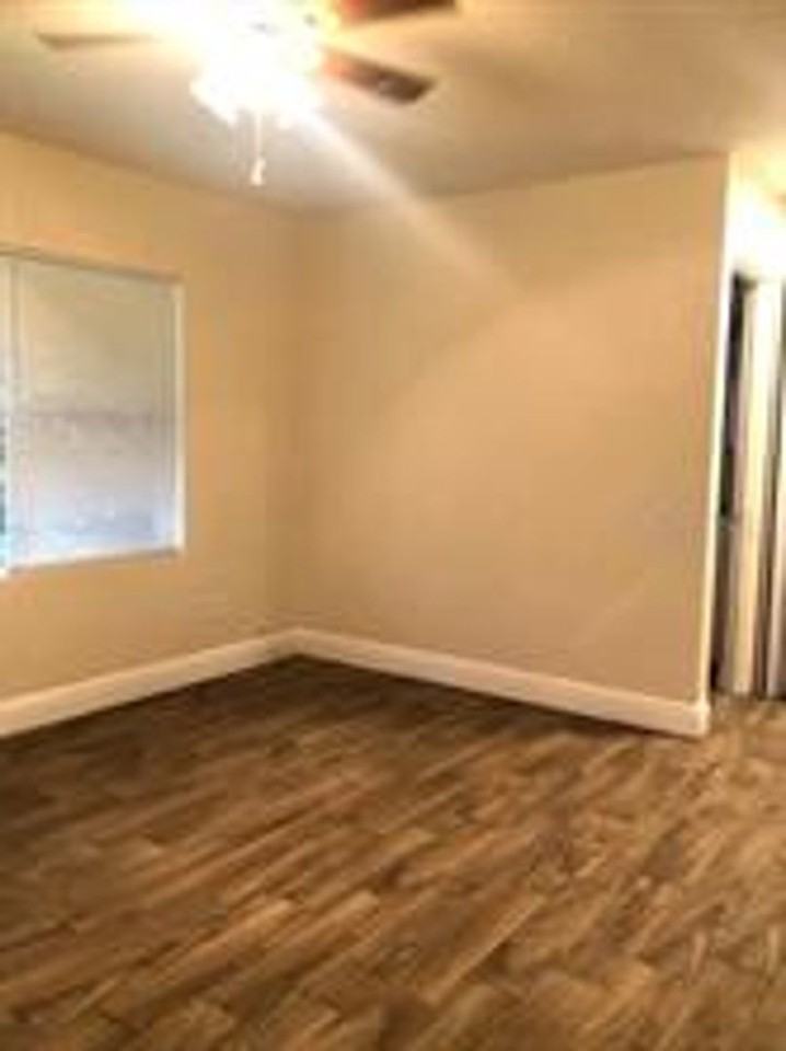 5559 Barton Drive - Photo 2 of 15