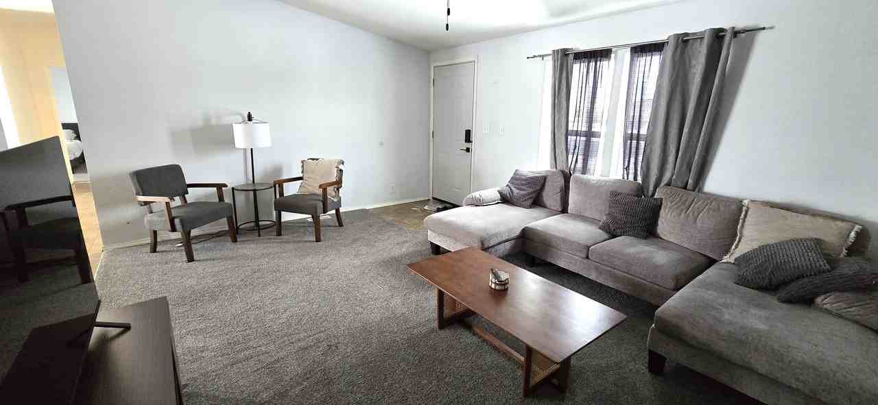 2704 Daybreak Ct - Photo 3 of 15