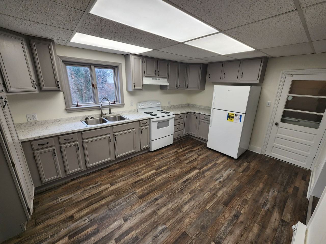 344 W Baltimore St - Photo 2 of 21