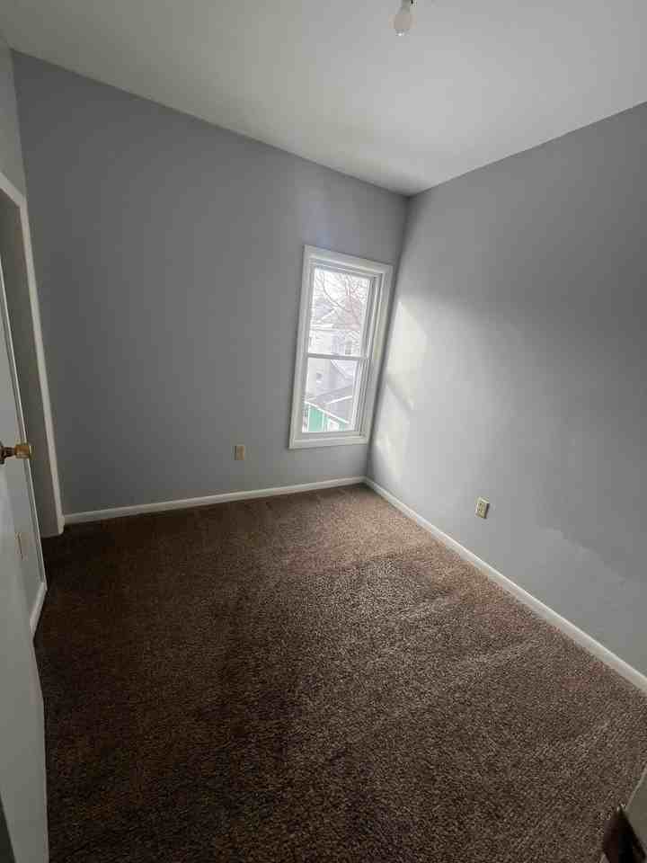 446 S Pleasant St - Photo 3 of 8