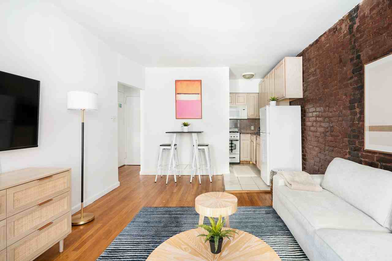 350 East 19th Street - Photo 3 of 20