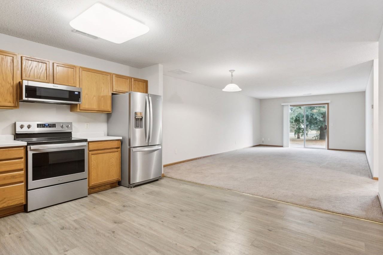 337 Williamsburg Place - Photo 2 of 27