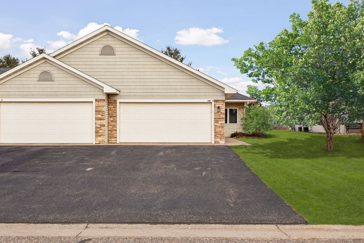 337 Williamsburg Place - Photo 5 of 27