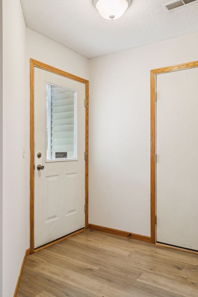 337 Williamsburg Place - Photo 4 of 27