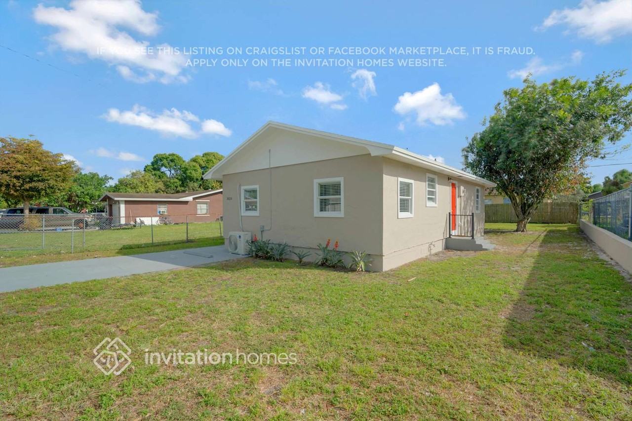 3020 Nw 8th Ct - Photo 3 of 19