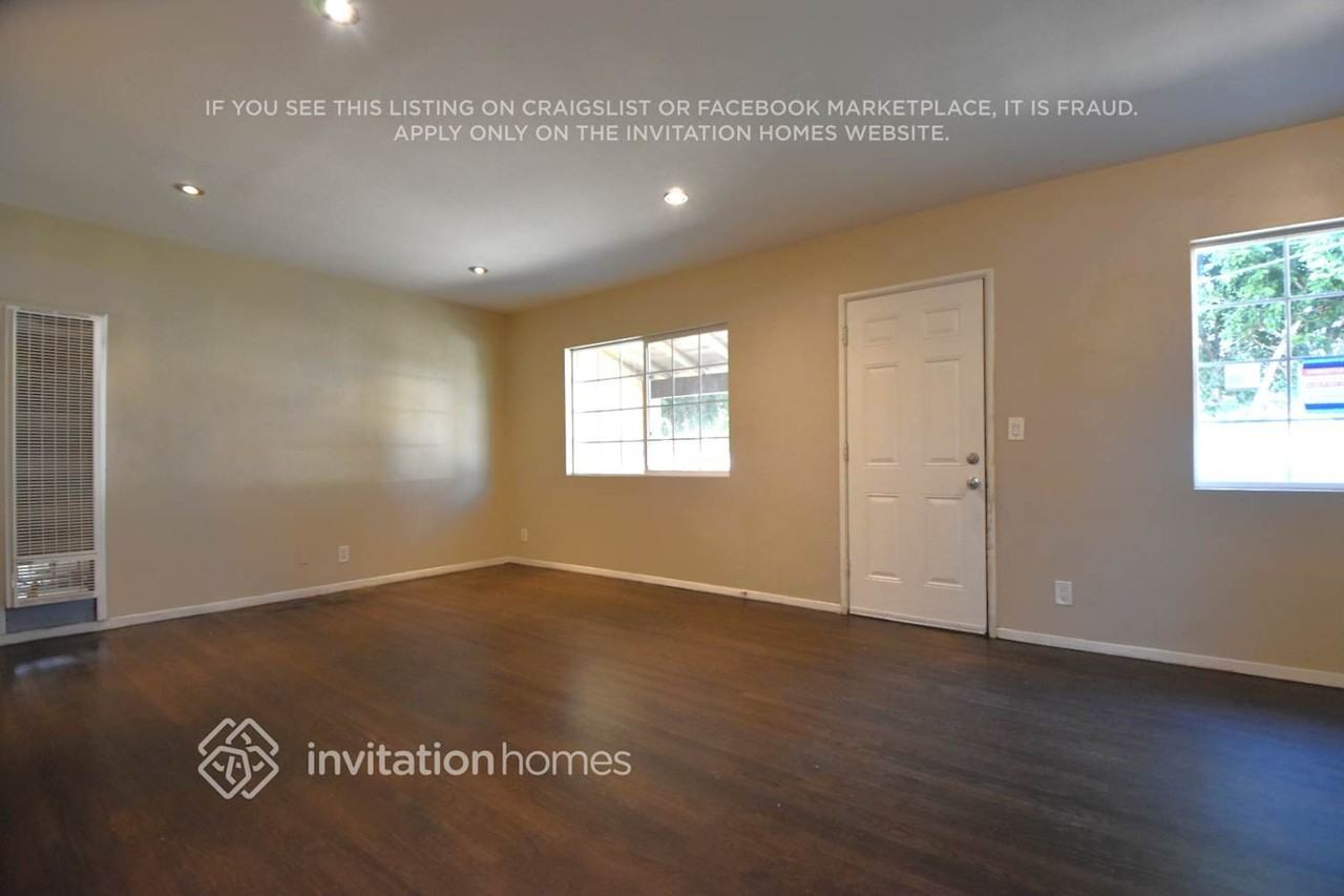 14249 Hoyt St - Photo 3 of 7
