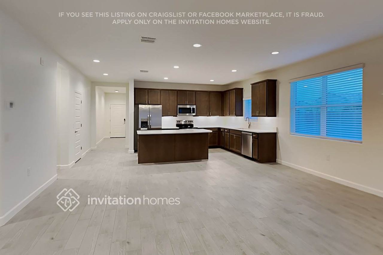 253 S 190th Dr - Photo 5 of 18