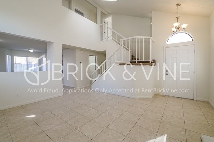 1503 E Kildare St - Photo 3 of 20