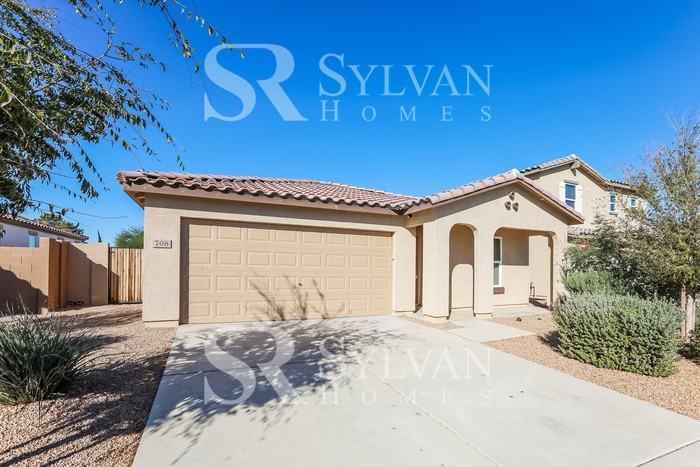 708 S 11th St - Photo 2 of 15