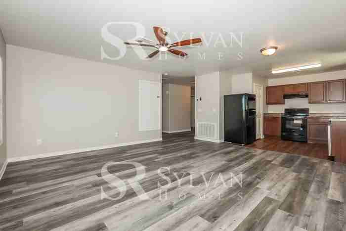 708 S 11th St - Photo 3 of 15