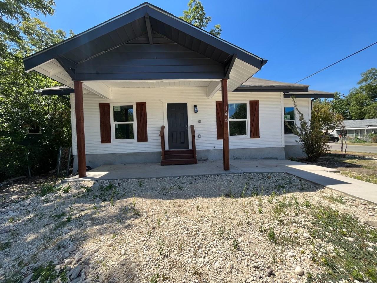 146 Isabel St - Photo 2 of 11