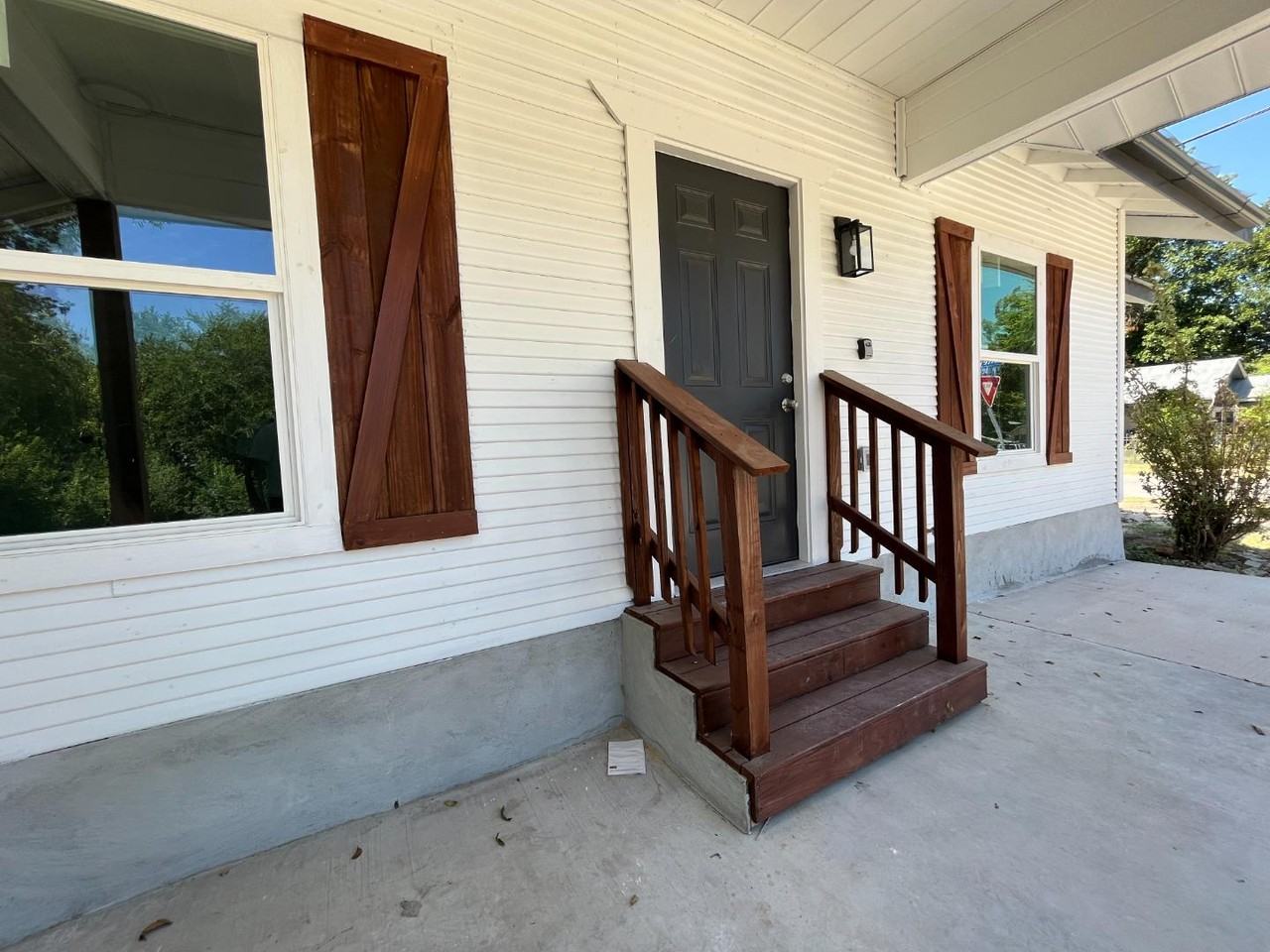 146 Isabel St - Photo 5 of 11