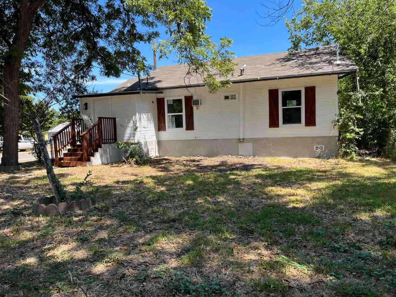 146 Isabel St - Photo 7 of 11