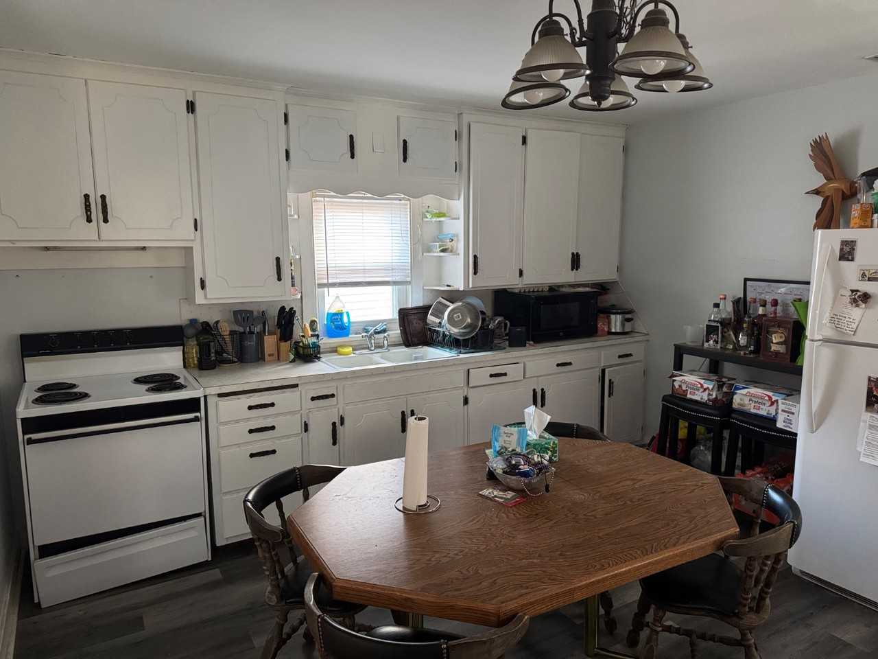 526 Liberty ST - Photo 7 of 20