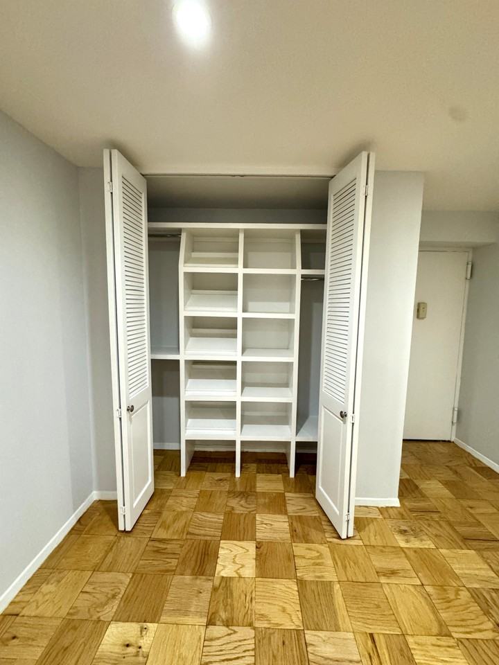 555 E 78th St #5D - Photo 3 of 9