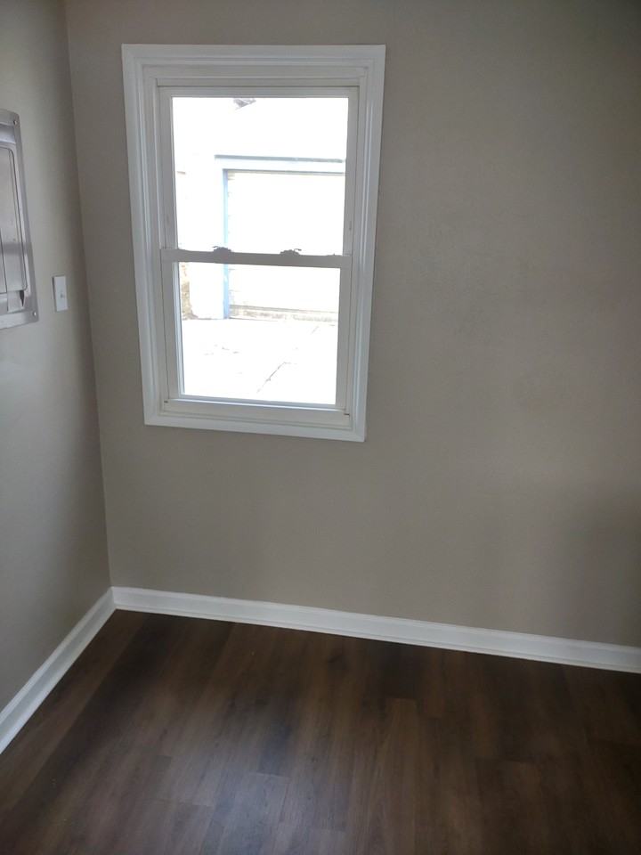 2721 S 50th St #NA - Photo 4 of 19