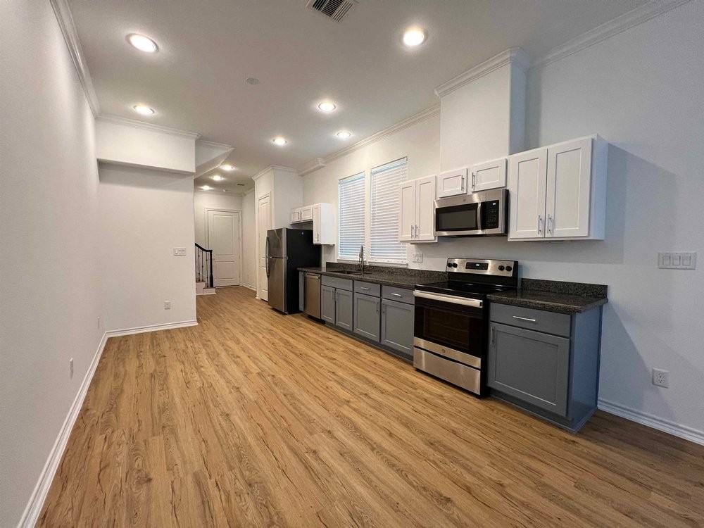3225 Real St #A - Photo 2 of 15