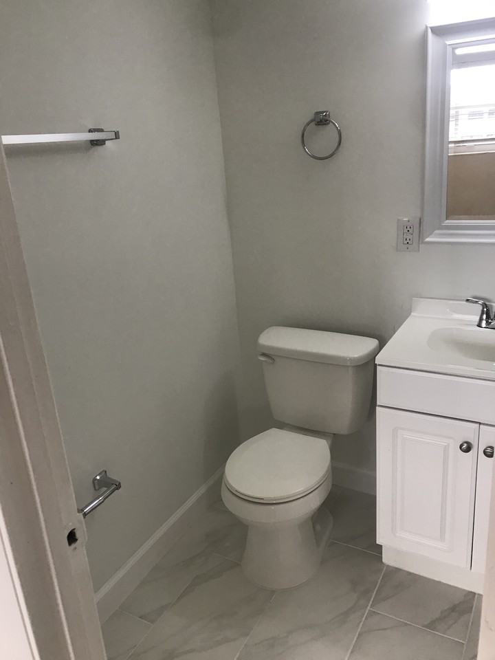 3855 Sw 79th Ave #XX - Photo 3 of 10