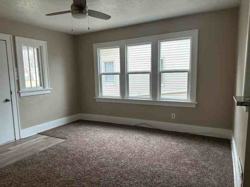 917 22nd St #NA - Photo 2 of 3
