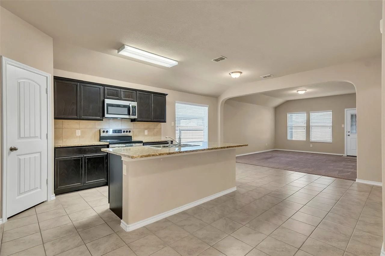 311 Triple Crown Ln #NA - Photo 4 of 17