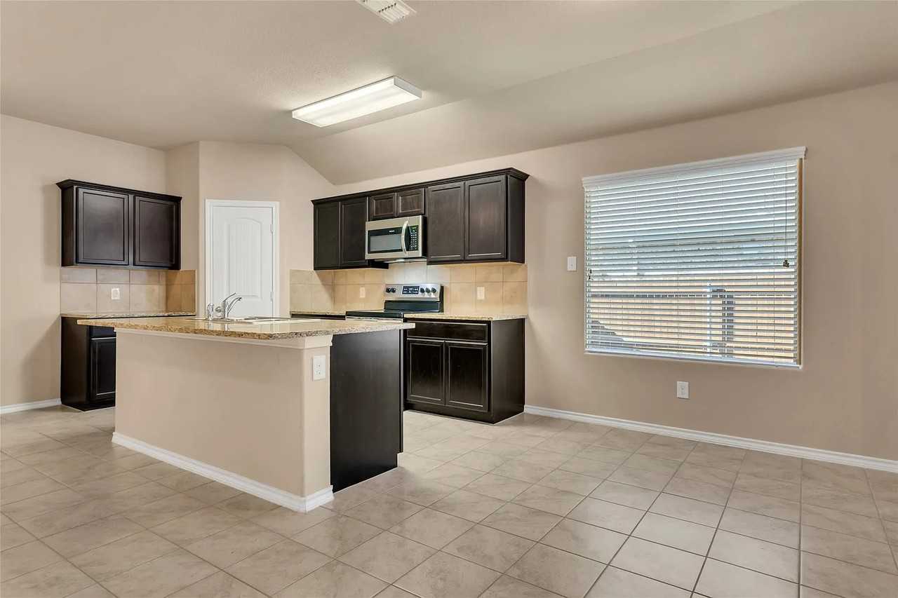 311 Triple Crown Ln #NA - Photo 5 of 17