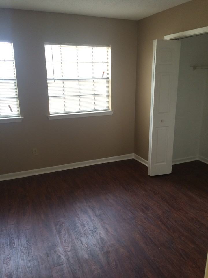 1600 Marseille Dr #13 - Photo 4 of 4