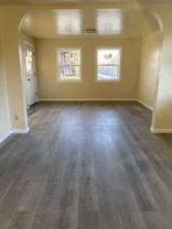 303 Ne Ash Ave #A - Photo 1 of 1