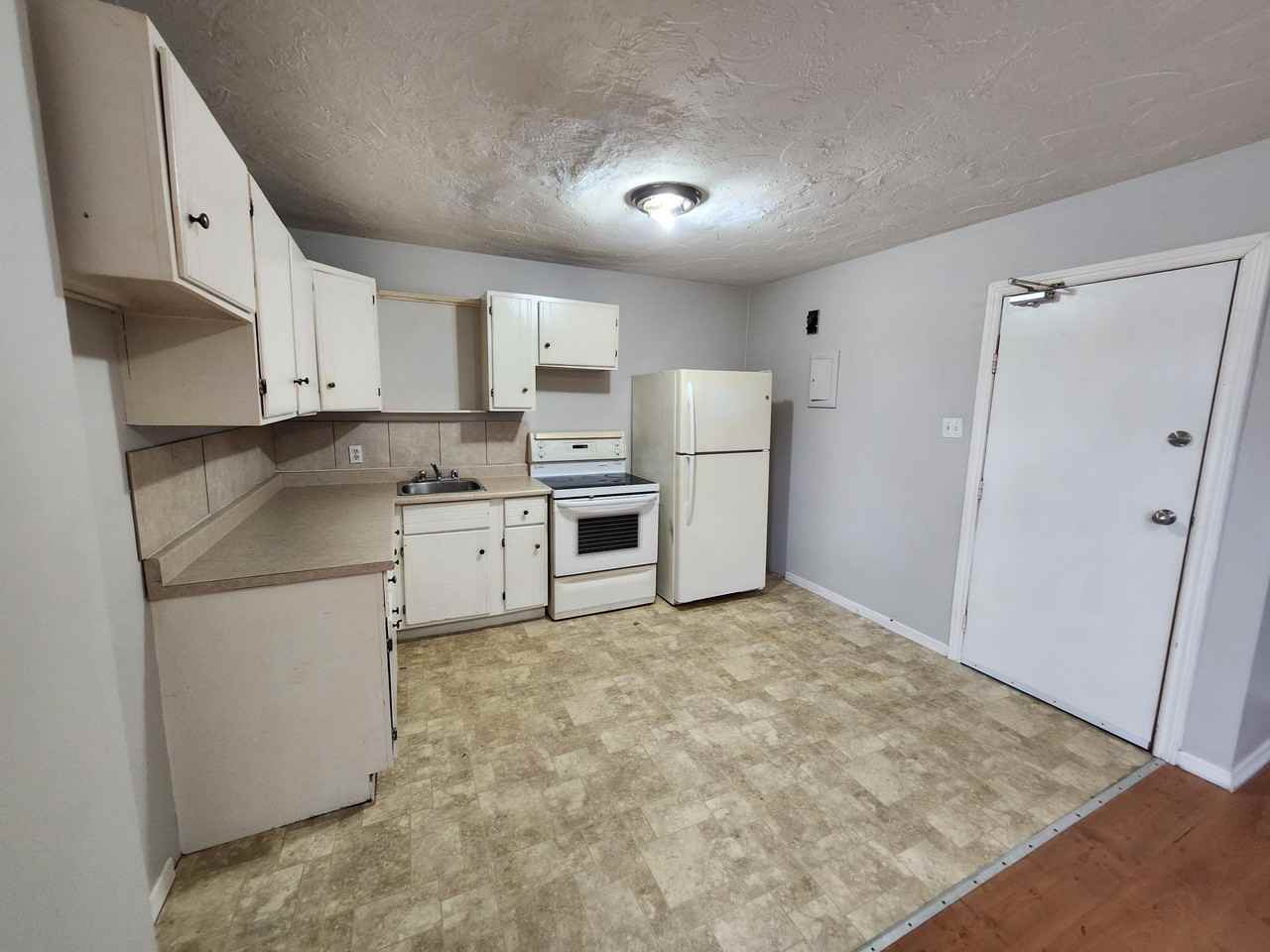 242 240-242 Duke Street 144 Wentworth - 4 #240-4 - Photo 2 of 17