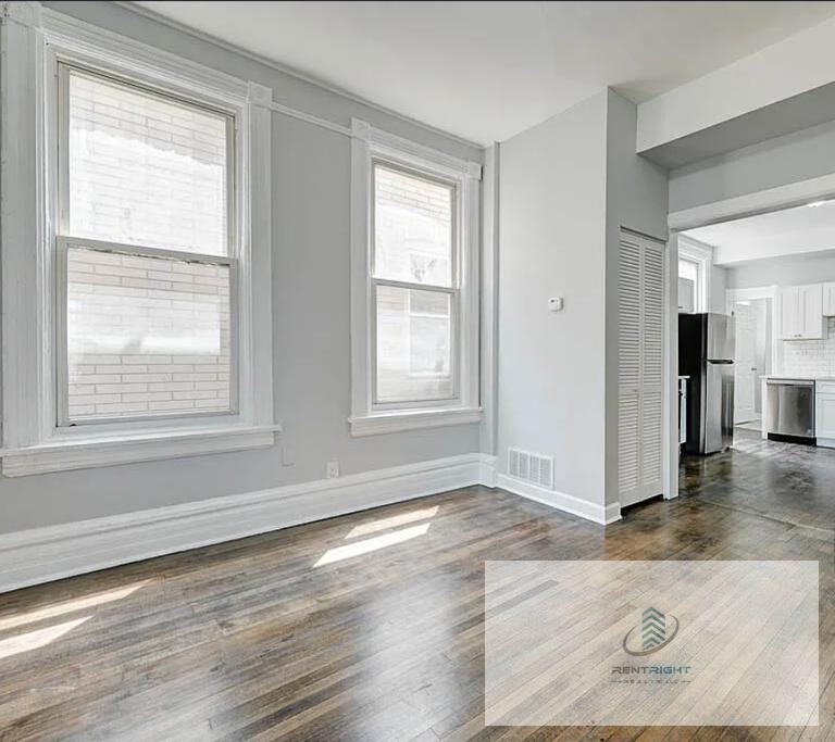 2926 S Wallace St #2F - Photo 3 of 9