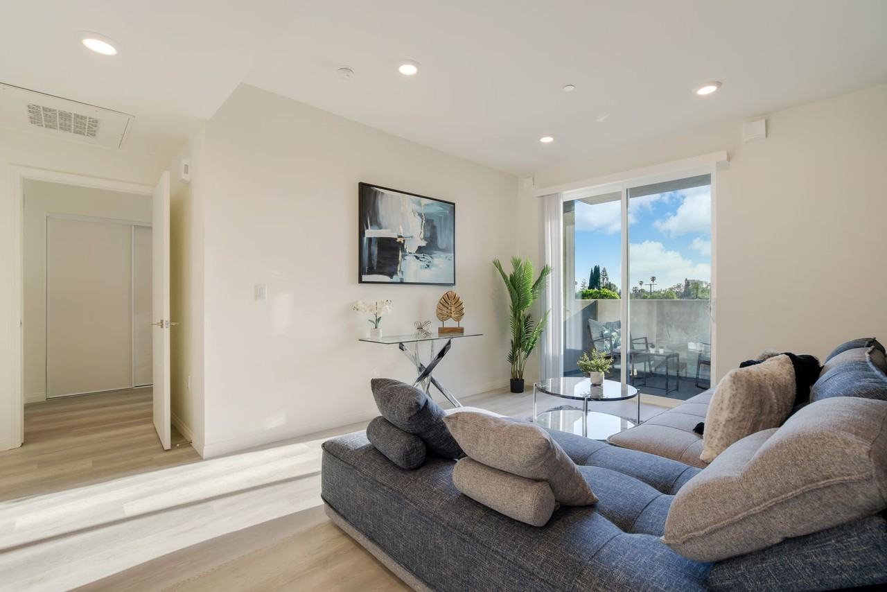 13724 Victory Blvd. - Photo 2 of 50