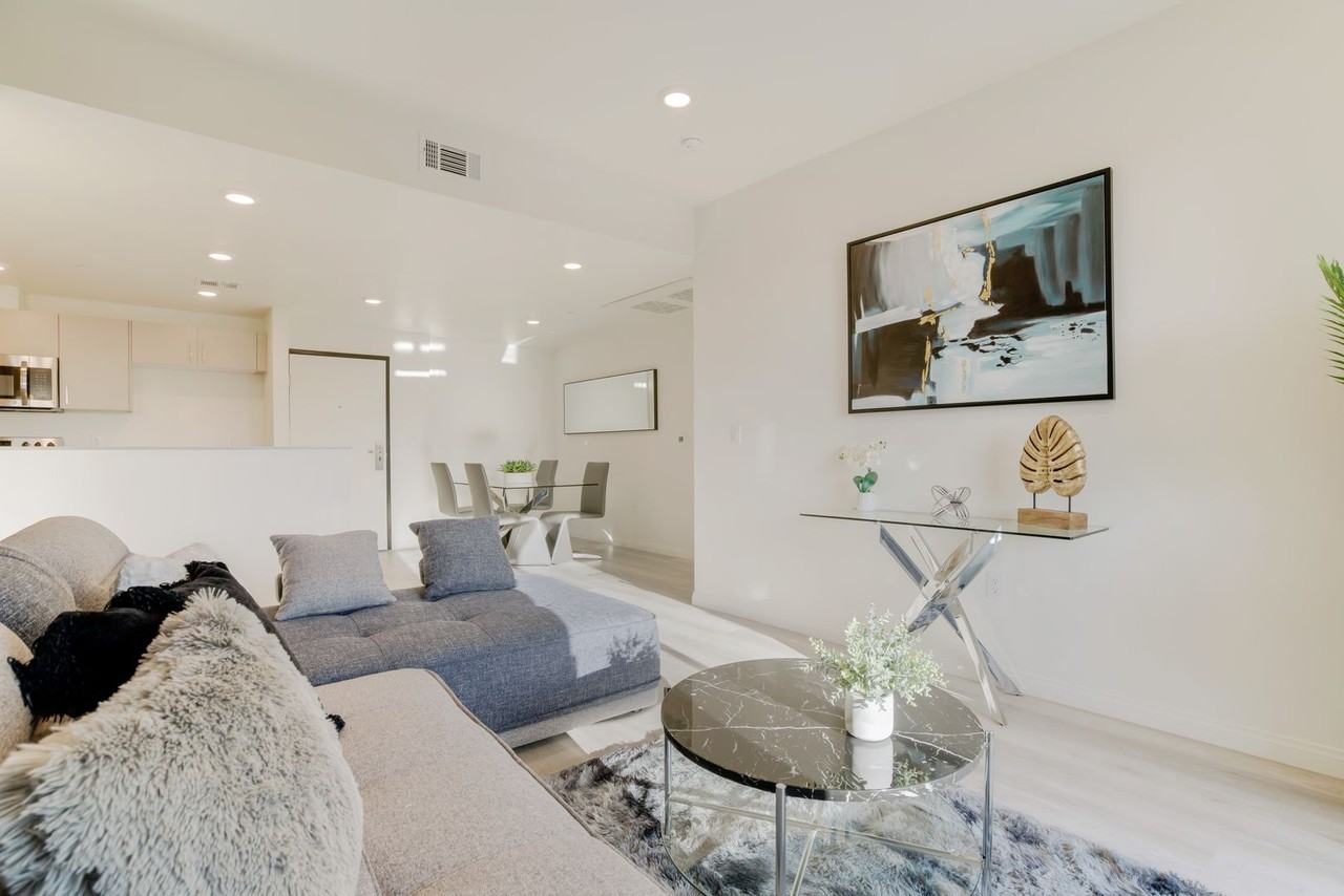 13724 Victory Blvd. - Photo 3 of 50