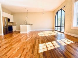 featured image of 140 E Washington St