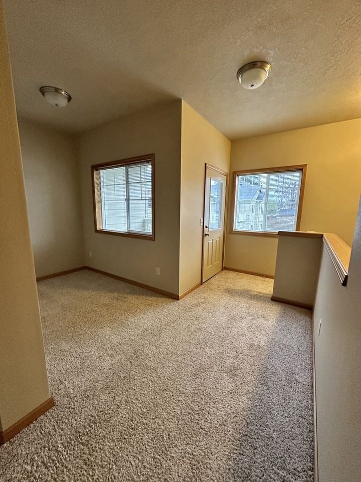 82 E 19th Aly - Photo 4 of 25