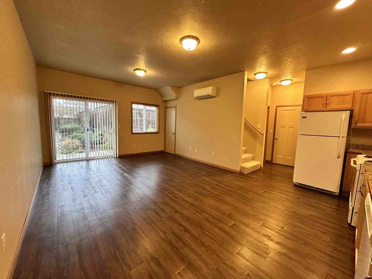 82 E 19th Aly - Photo 5 of 25