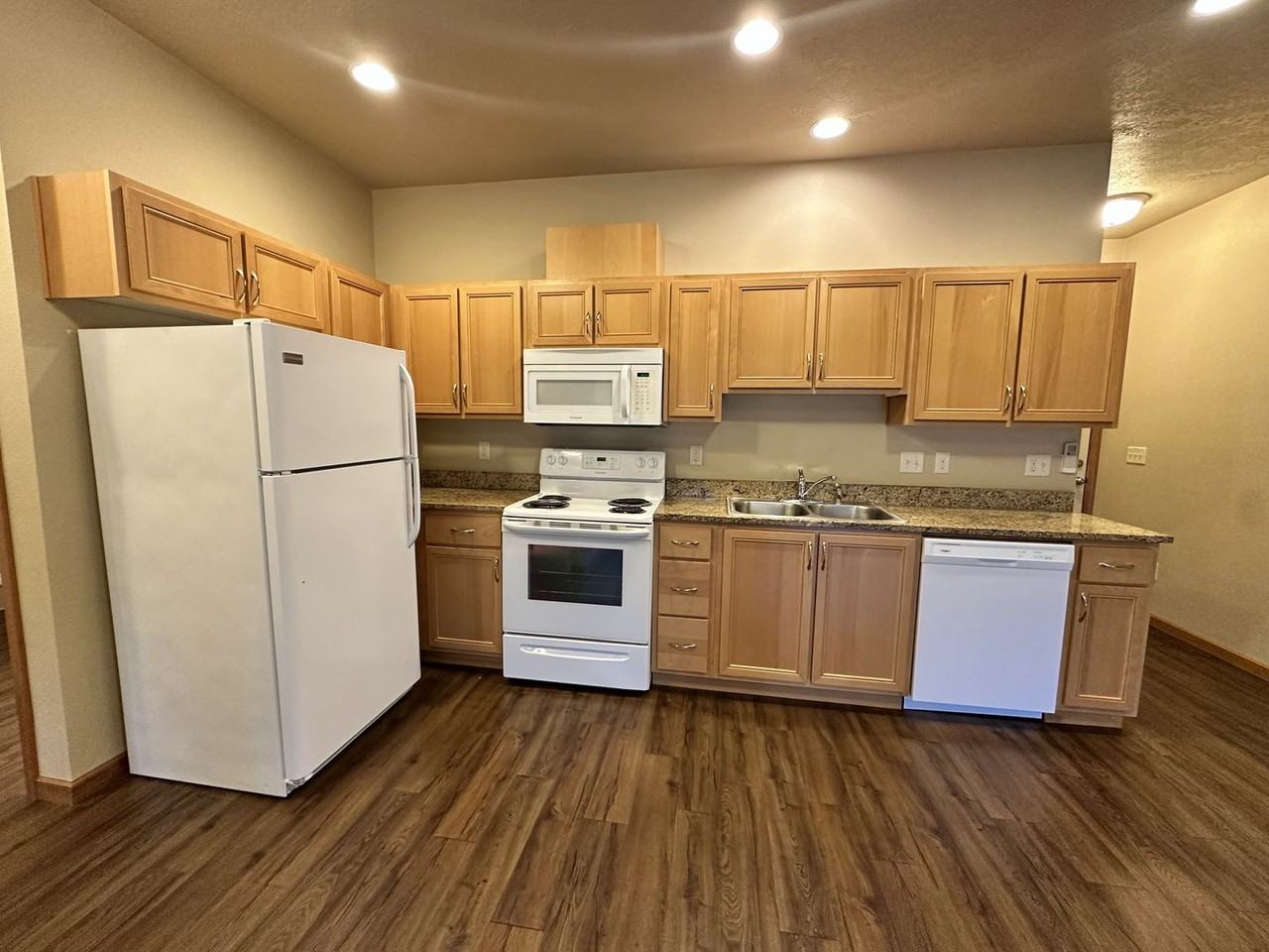 82 E 19th Aly - Photo 7 of 25
