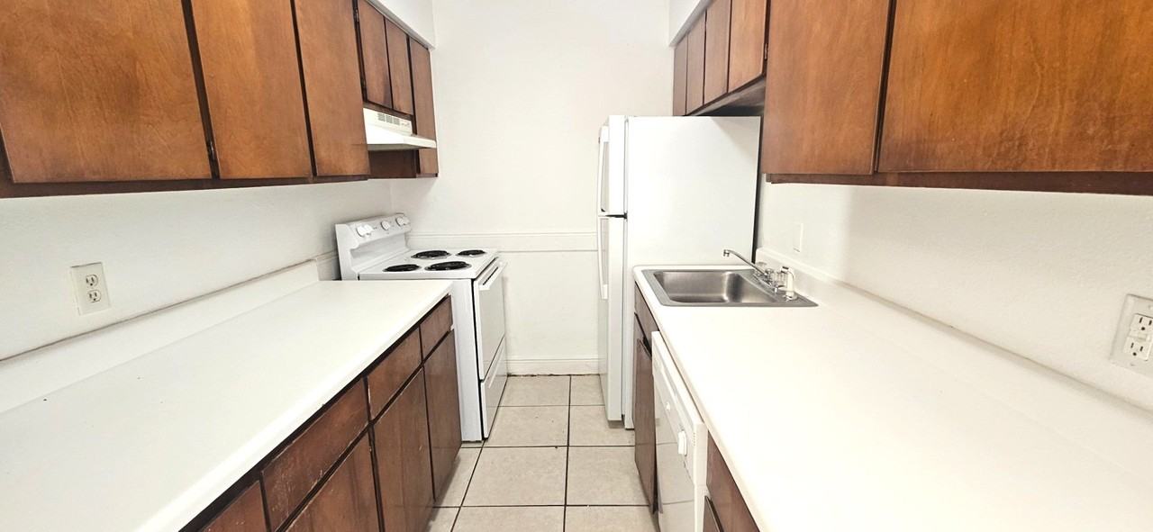 302 S Spring Garden Ave ##C01 - Photo 4 of 7