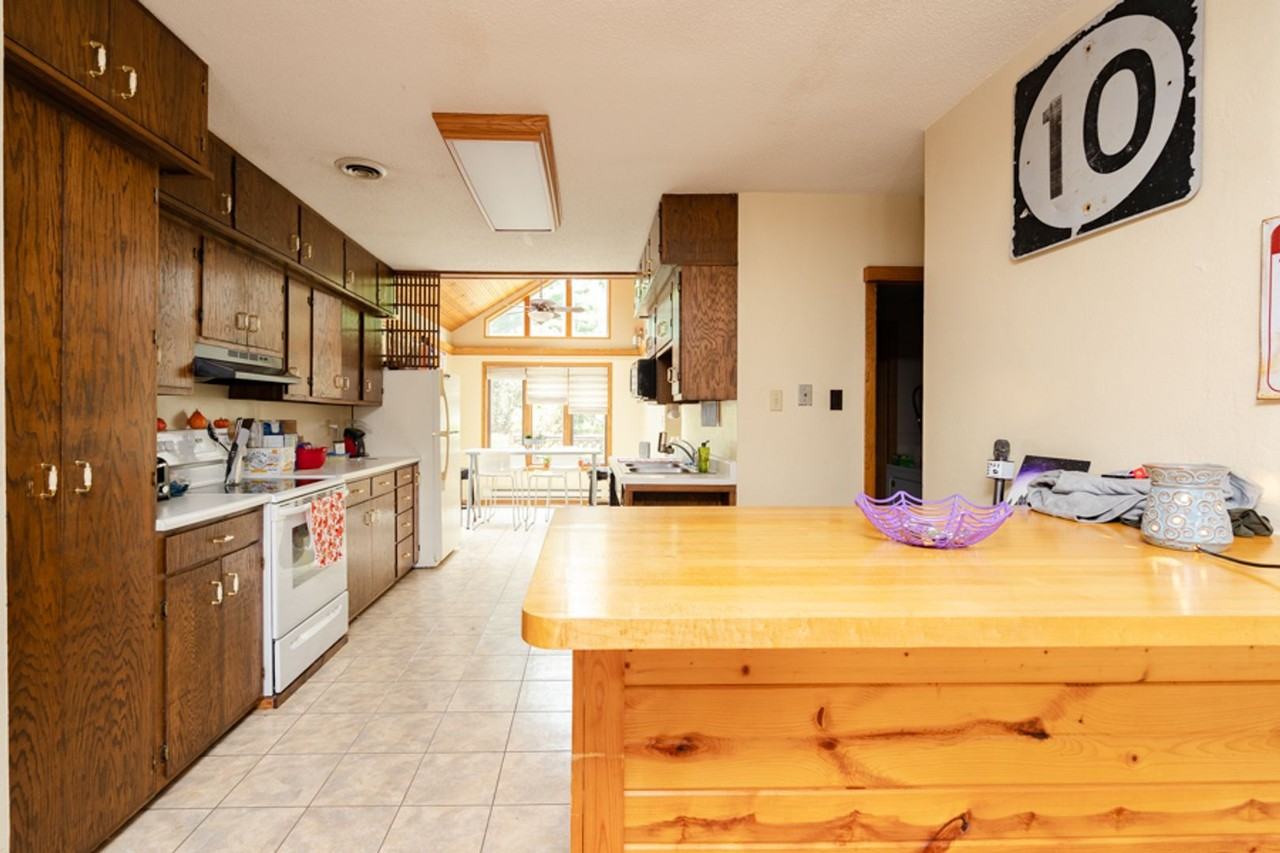 410 W 22nd St - Photo 2 of 18