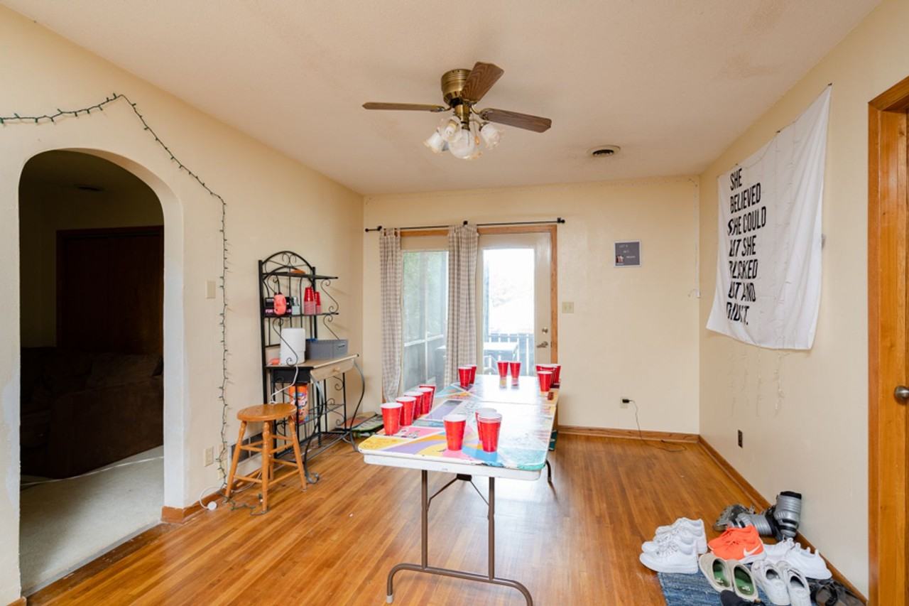 410 W 22nd St - Photo 3 of 18