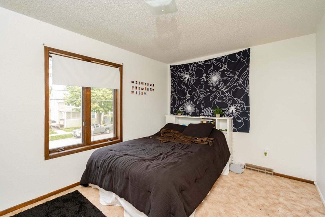 410 W 22nd St - Photo 7 of 18