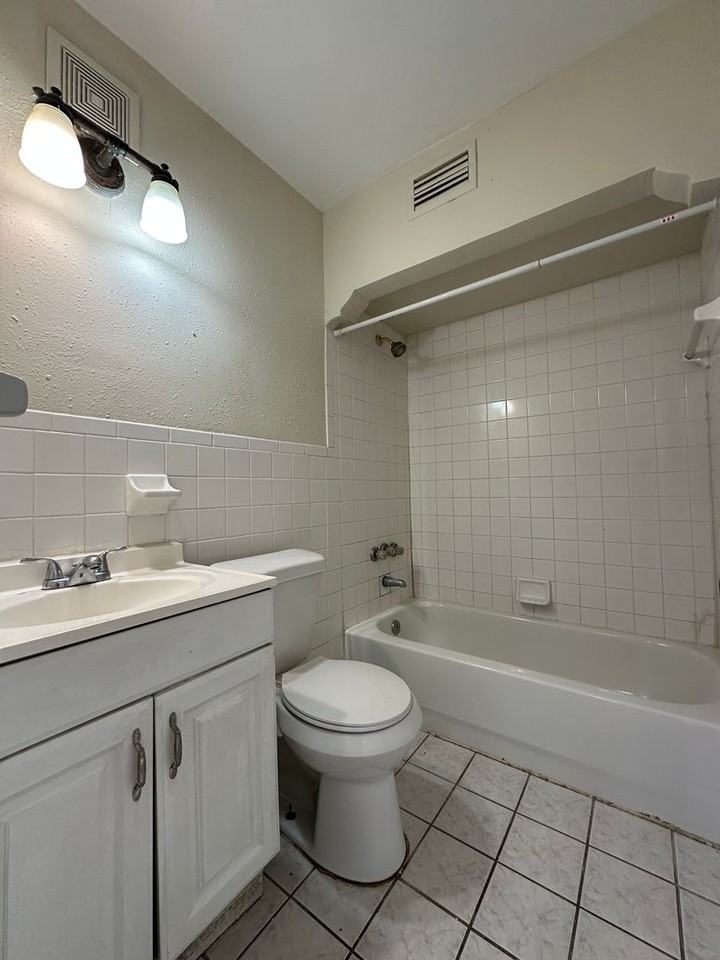 3204 E Curtis St - Photo 7 of 18