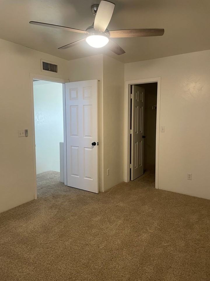 Glenn St Casitas - Photo 2 of 10