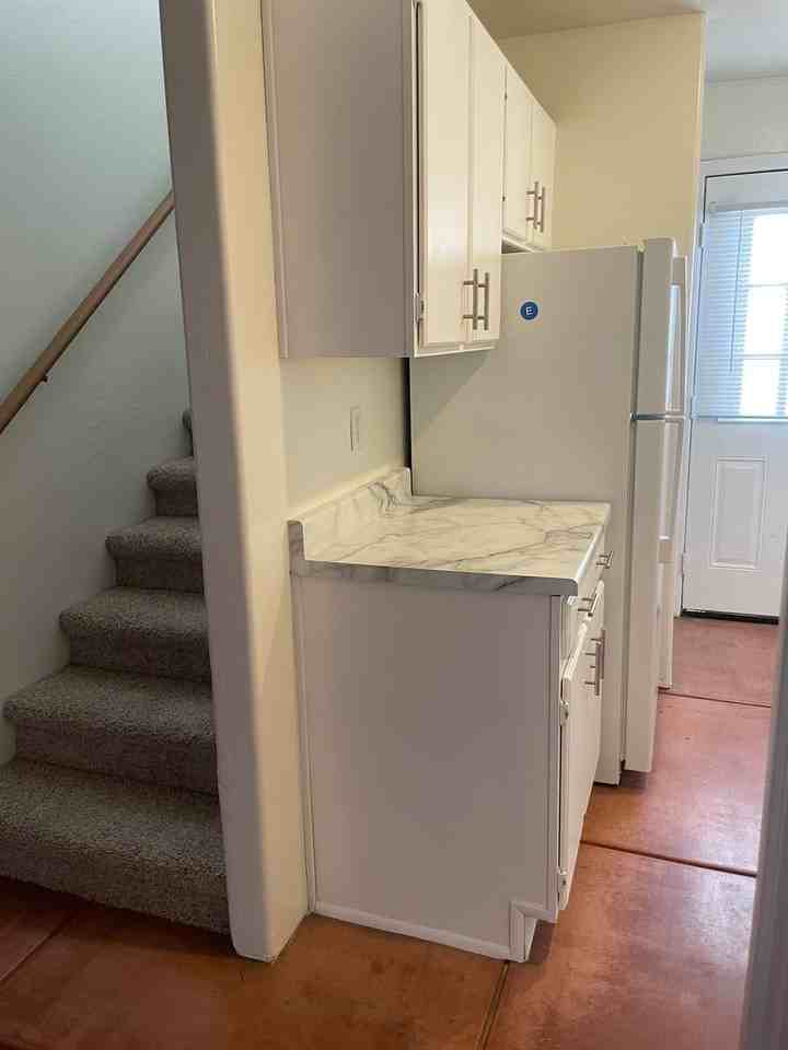 Glenn St Casitas - Photo 4 of 10