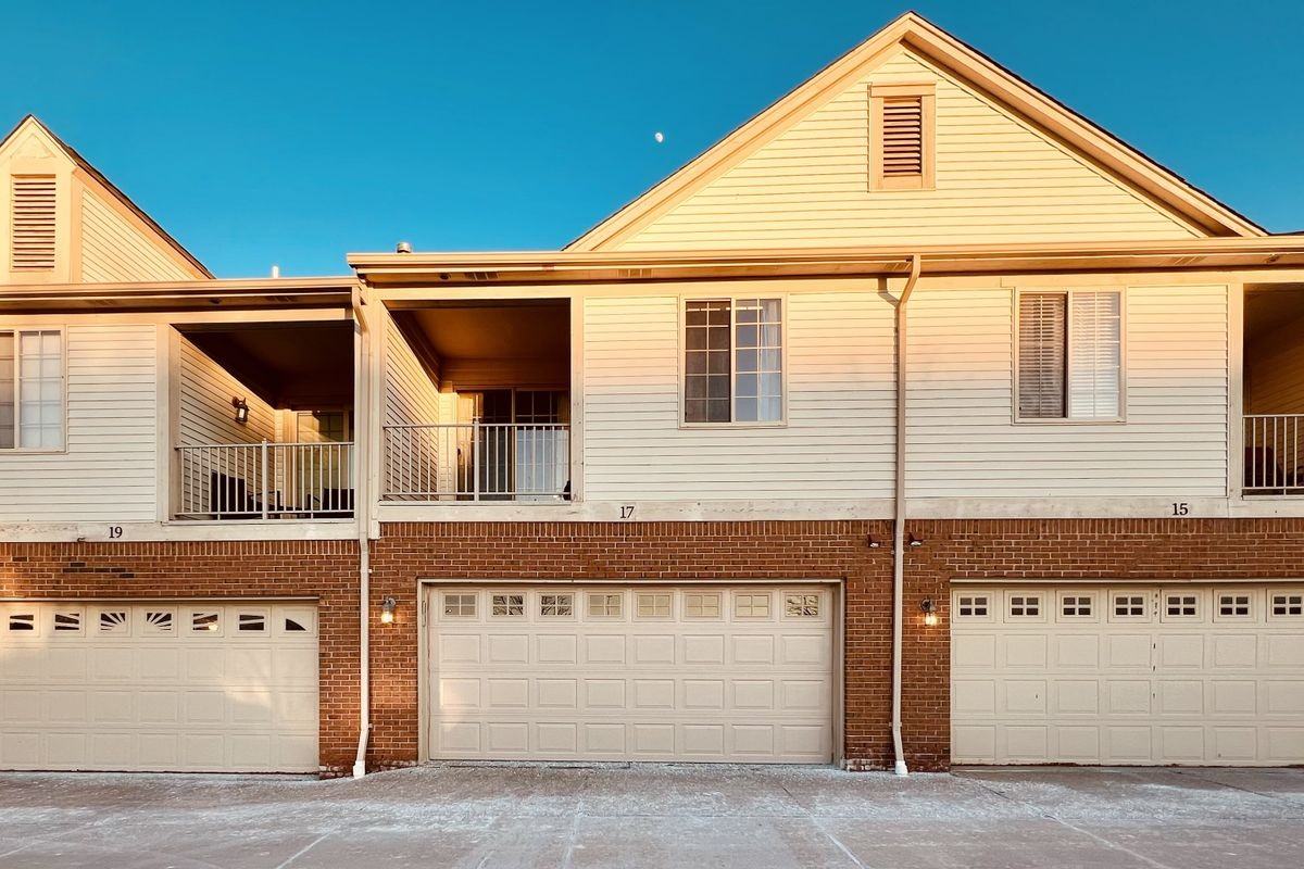 17 N Squirrel Rd - Photo 3 of 22