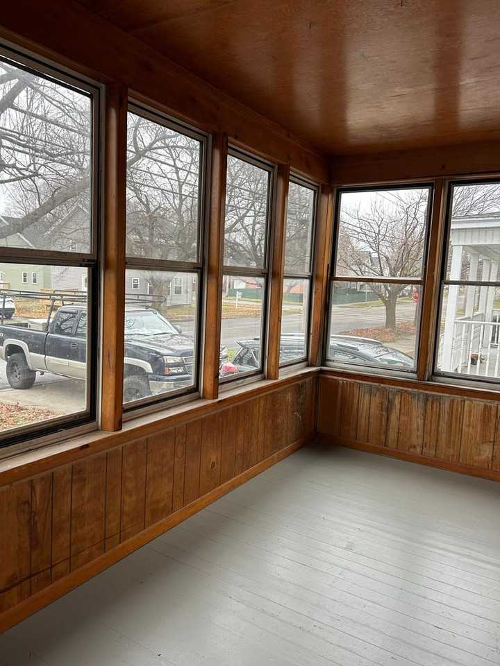 140 E 9th St - Photo 4 of 23