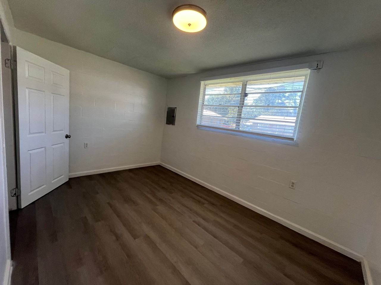 815 Mcgee St Ne - Photo 6 of 9
