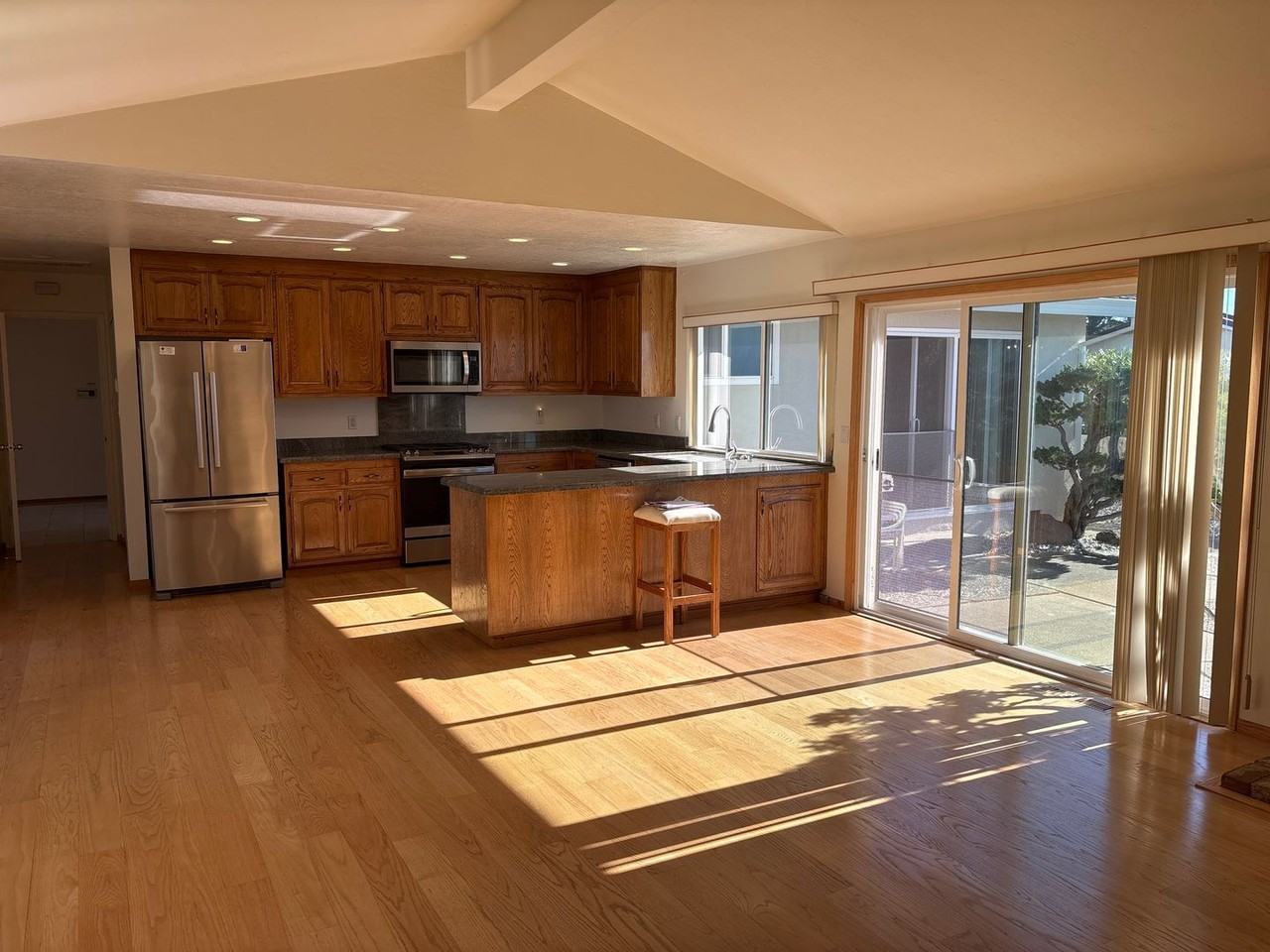 3619 Oakes Dr - Photo 2 of 25