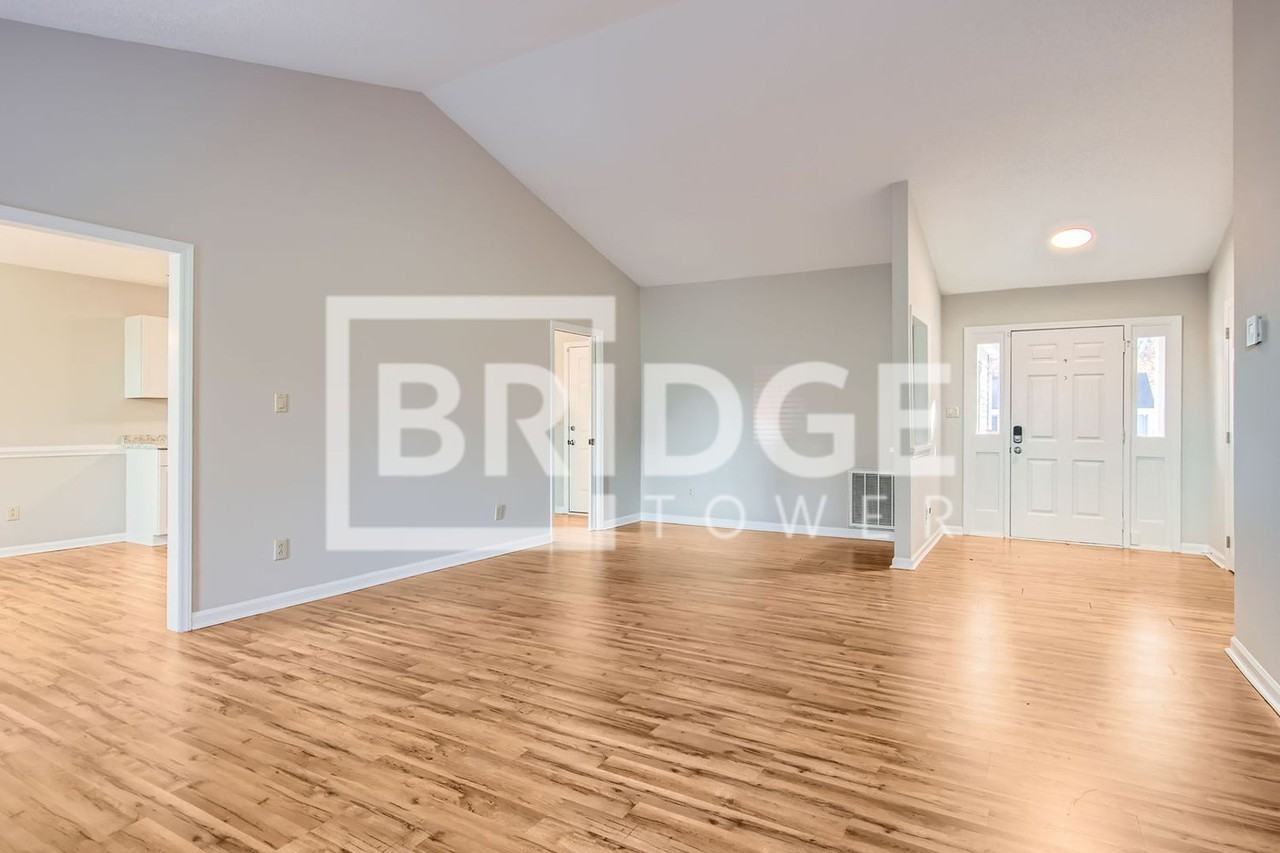 7201 Canyon Dr - Photo 5 of 24